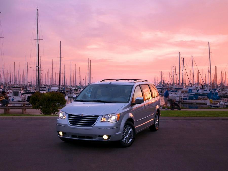  Chrysler Town & Country 2007 года  (фото 17 из 24)
